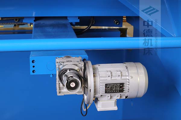 ZDS-1632后挡料AC机电与加速器一体，毛病少，速率快.jpg